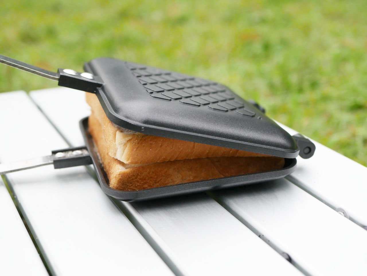 BUNDOKのホットサンドプレートが機能もコスパも良い感じ | miyadir.com